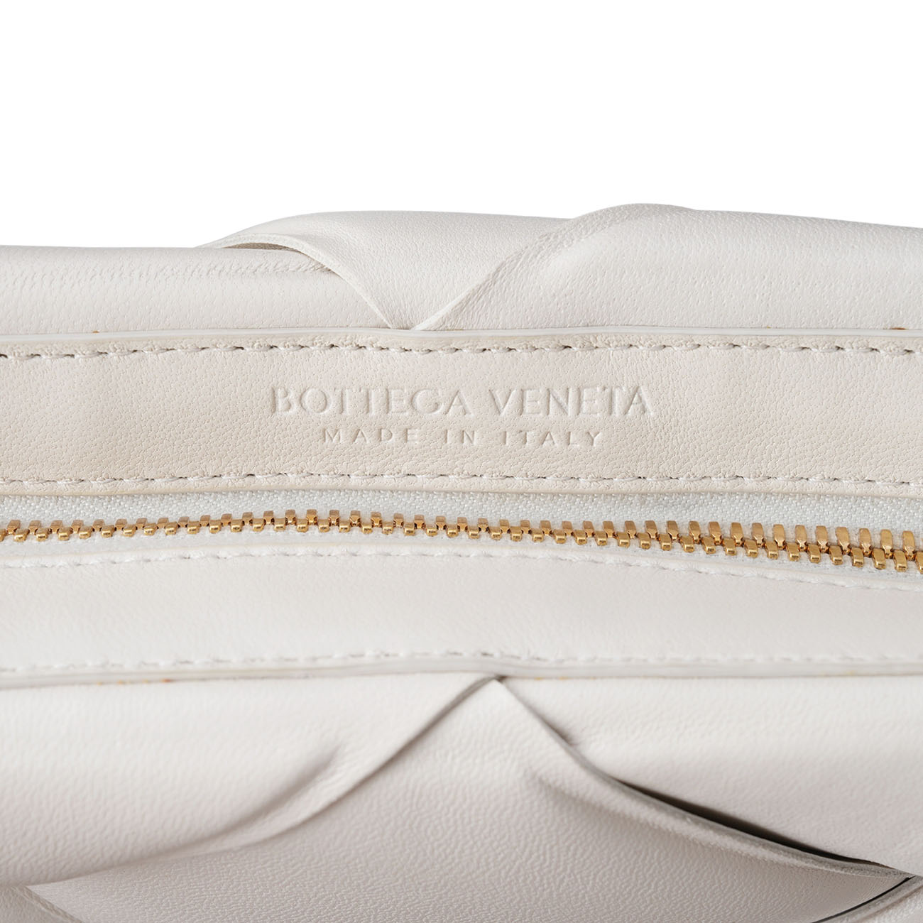 BOTTEGA VENETA(USED)보테가베네타 맥시 인트레치아토 패딩 클러치